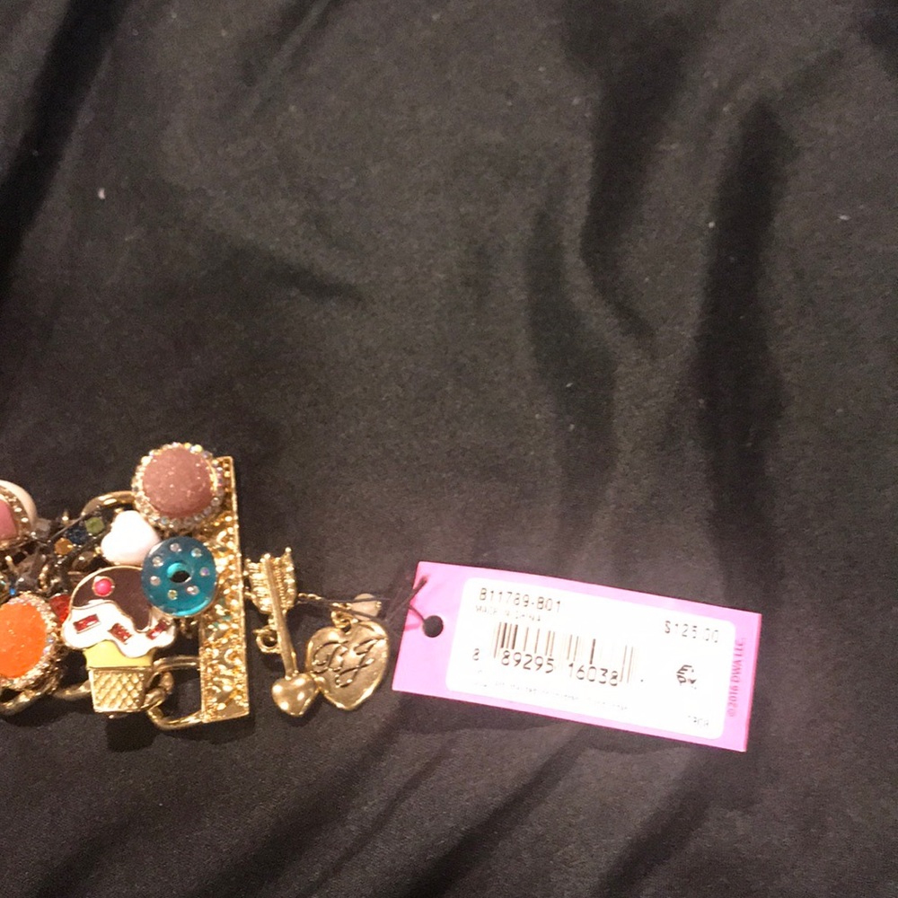 Beautiful bracelet 💕💕💜 - Picture 2 of 2